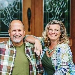 Meet your Posher, Lora